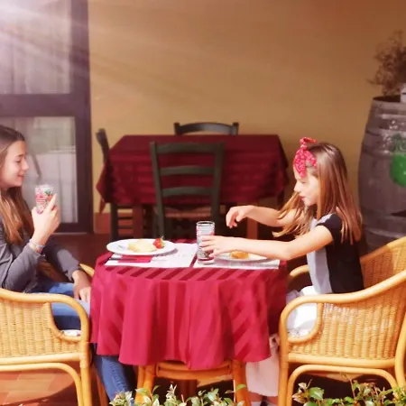 Farm stay Pian Di Rocca Country